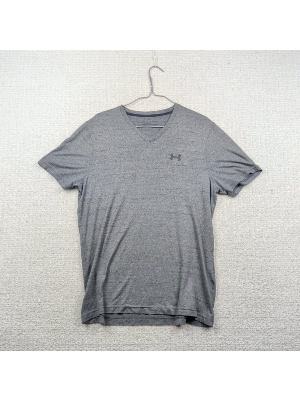 Under Armour Men's M Gray Heathered Breathable Gym V-Neck T-Shirt Training Tech